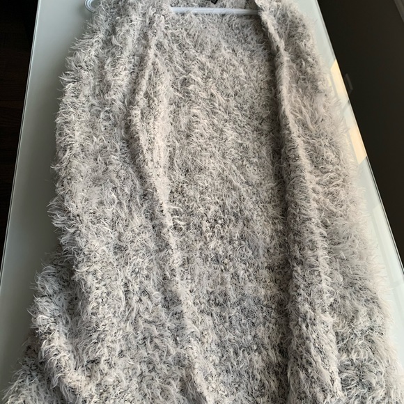 Grey vest - Picture 4 of 5